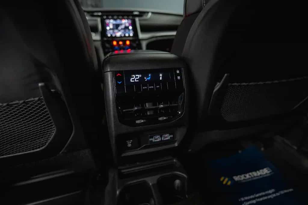 Jeep Grand Cherokee 3.6 4x4 Altitude L ACC Kamera 19% 07/2022-photo-41