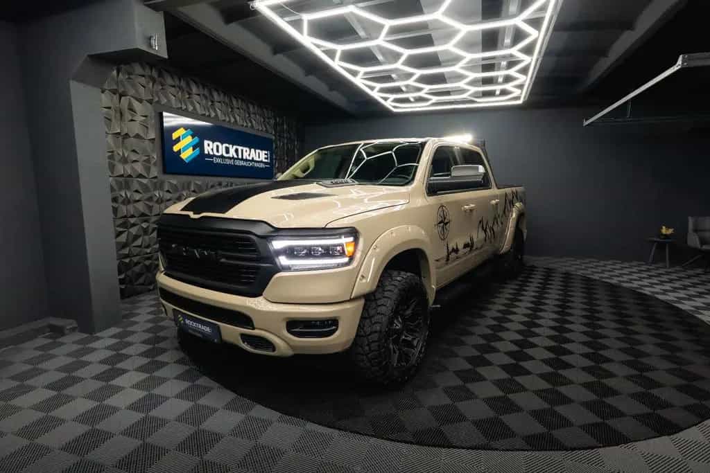 Dodge RAM 5.7 V8 HEMI 4x4 ARMY STYLE Offroad LONGBED 07/2019-photo-1