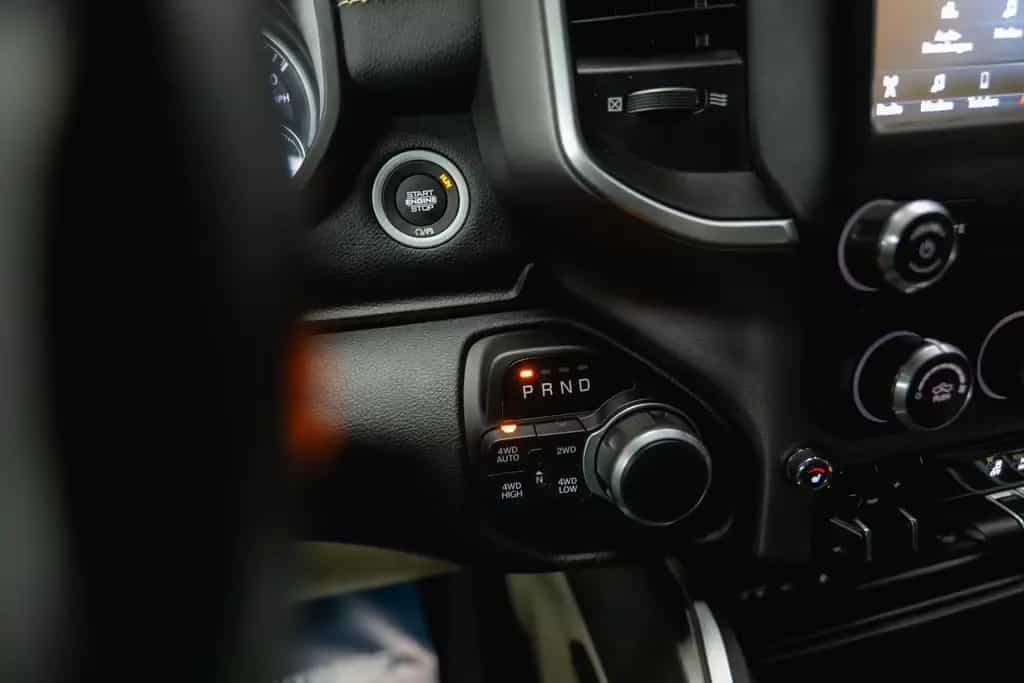 Dodge RAM 5.7 V8 HEMI 4x4 ARMY STYLE Offroad LONGBED 07/2019-photo-29