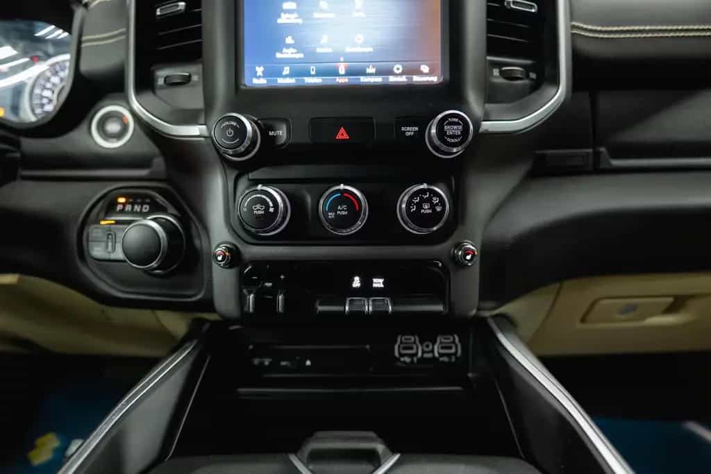 Dodge RAM 5.7 V8 HEMI 4x4 ARMY STYLE Offroad LONGBED 07/2019-photo-30