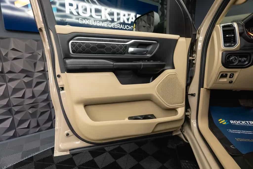 Dodge RAM 5.7 V8 HEMI 4x4 ARMY STYLE Offroad LONGBED 07/2019-photo-35