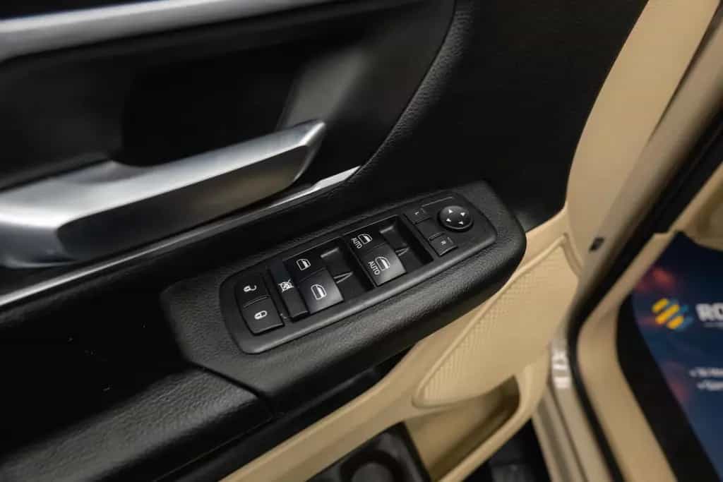 Dodge RAM 5.7 V8 HEMI 4x4 ARMY STYLE Offroad LONGBED 07/2019-photo-36