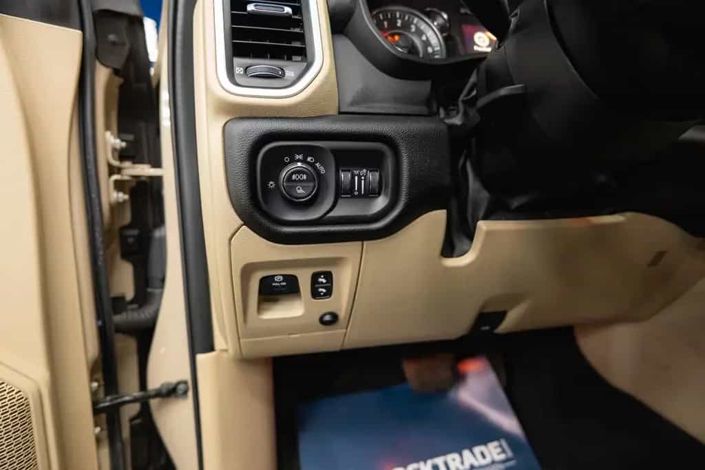 Dodge RAM 5.7 V8 HEMI 4x4 ARMY STYLE Offroad LONGBED 07/2019-photo-39