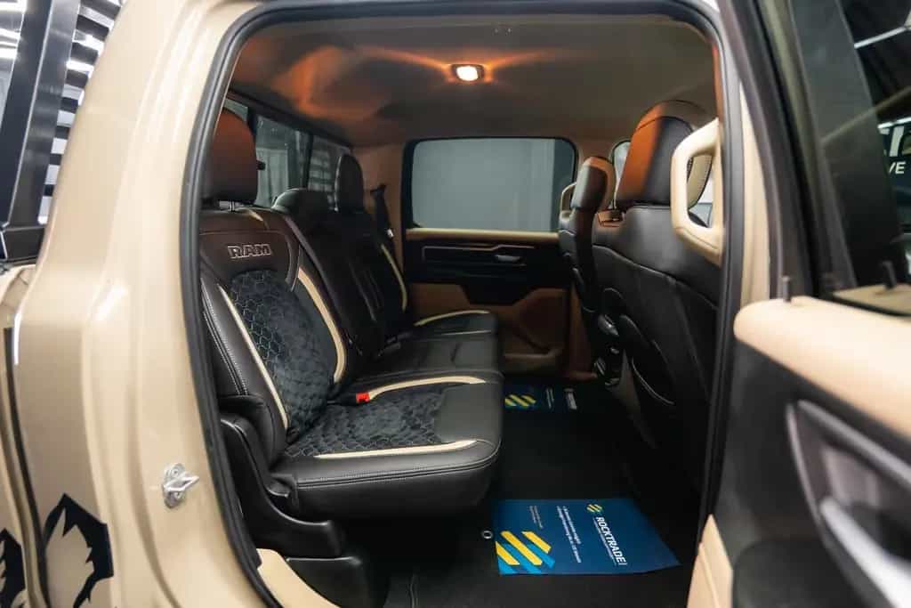 Dodge RAM 5.7 V8 HEMI 4x4 ARMY STYLE Offroad LONGBED 07/2019-photo-44