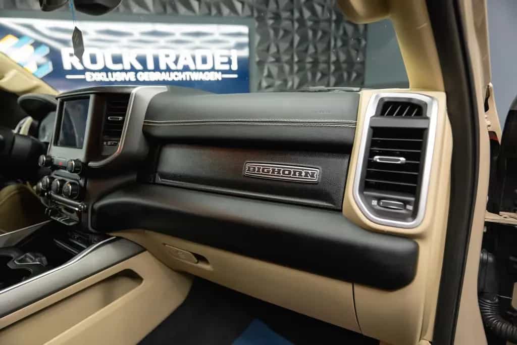 Dodge RAM 5.7 V8 HEMI 4x4 ARMY STYLE Offroad LONGBED 07/2019-photo-46