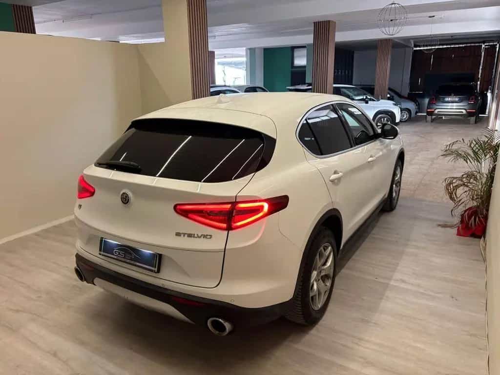 Alfa Romeo Stelvio 2.2 TDI 210CV Veloce AT8 Q4 06/2019-photo-5