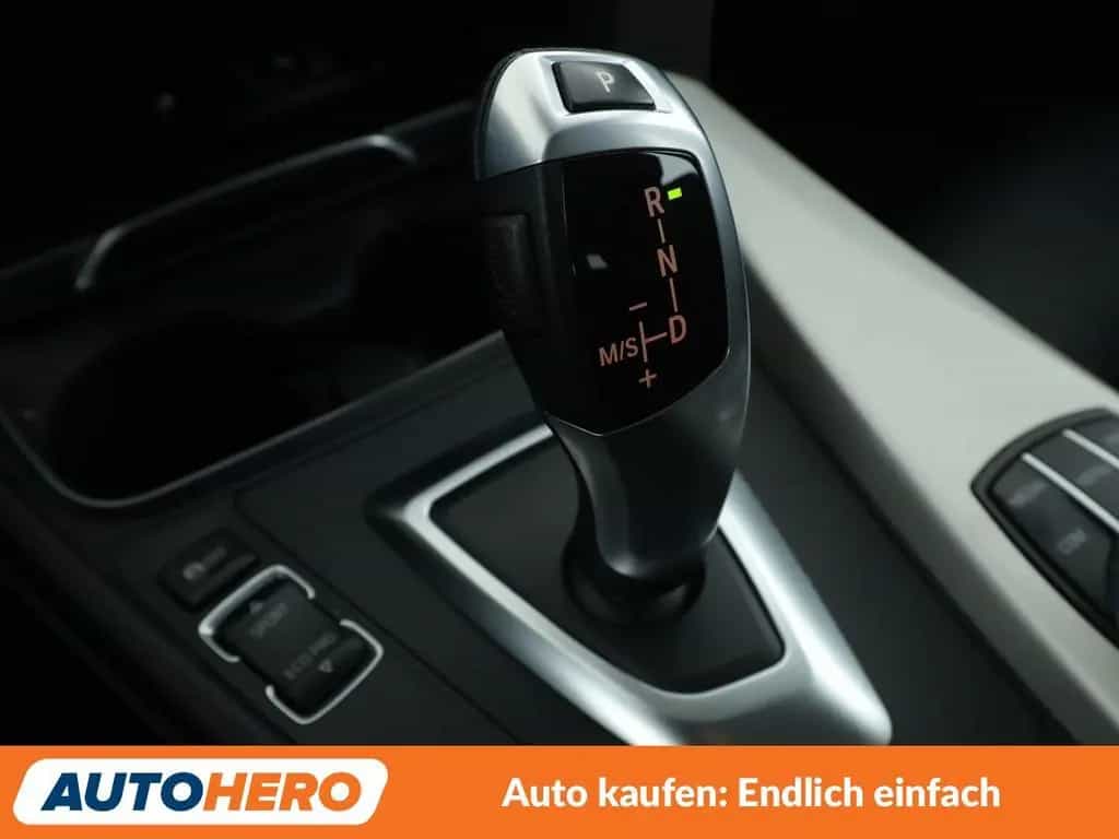 BMW 330 i Advantage Aut.*NAVI*CAM*SHZ*TEMPO* 02/2018-photo-25