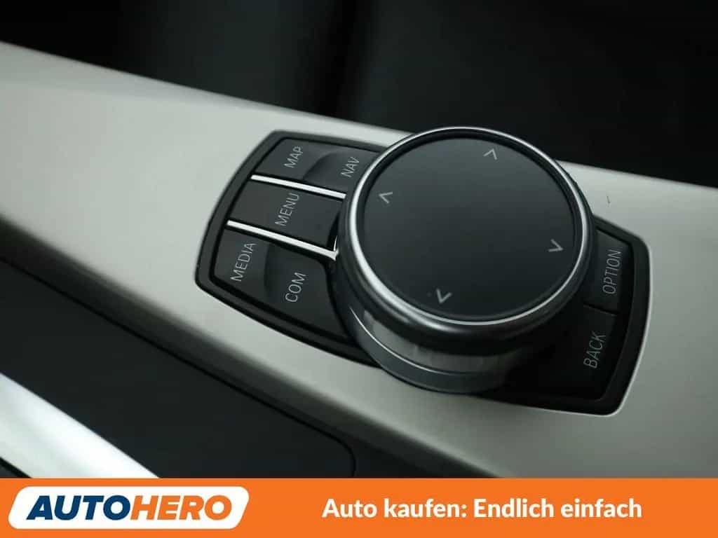 BMW 330 i Advantage Aut.*NAVI*CAM*SHZ*TEMPO* 02/2018-photo-28