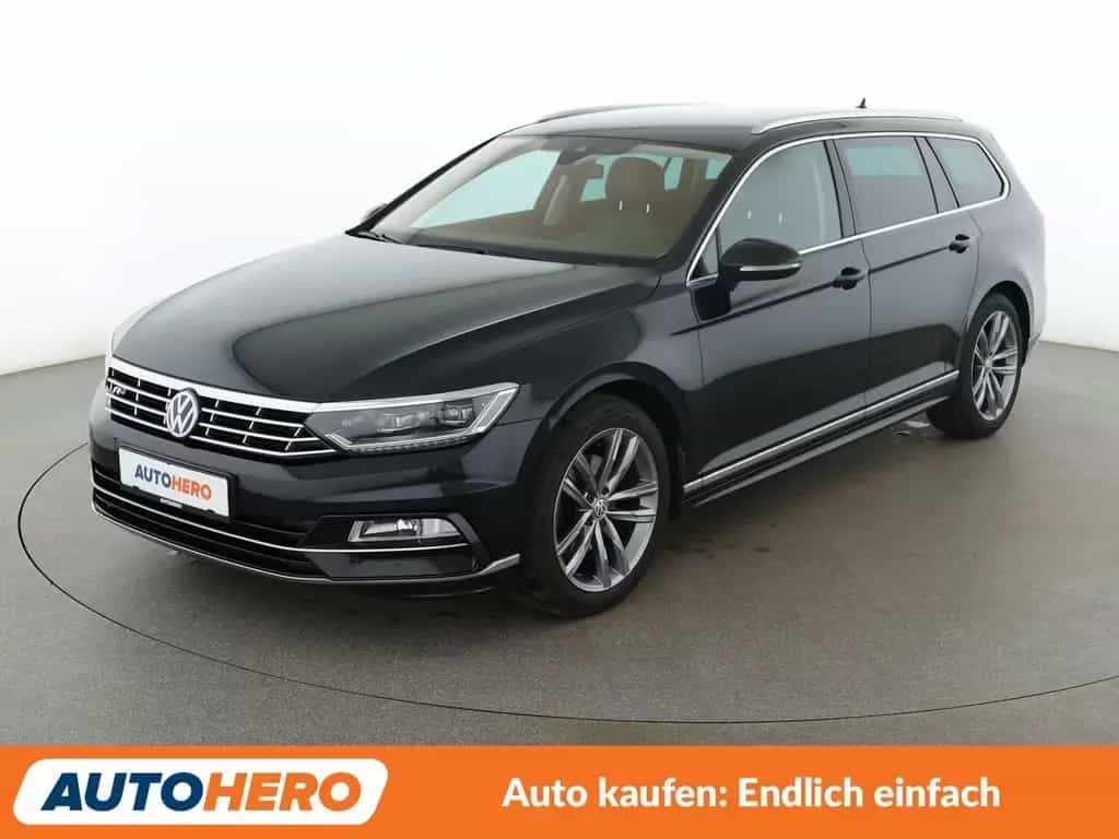 Volkswagen Passat 1.8 TSI Highline BMT Aut.*NAVI*LED*PDC* 02/2018-photo-0