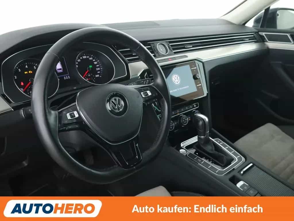 Volkswagen Passat 1.8 TSI Highline BMT Aut.*NAVI*LED*PDC* 02/2018-photo-10