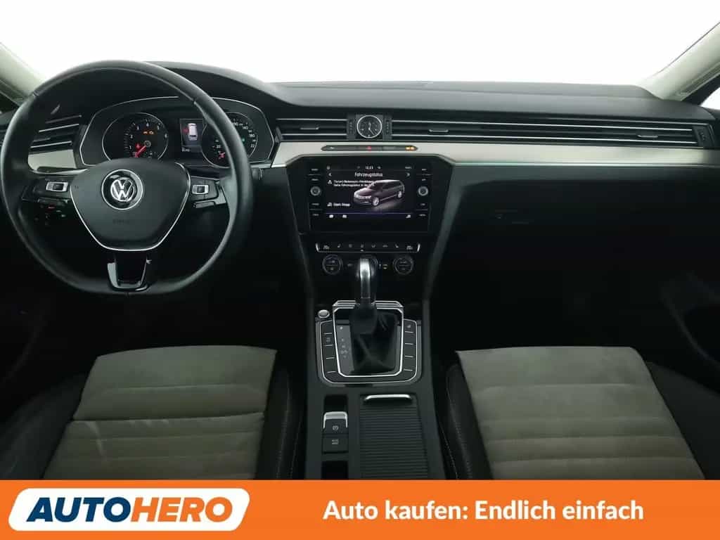 Volkswagen Passat 1.8 TSI Highline BMT Aut.*NAVI*LED*PDC* 02/2018-photo-11