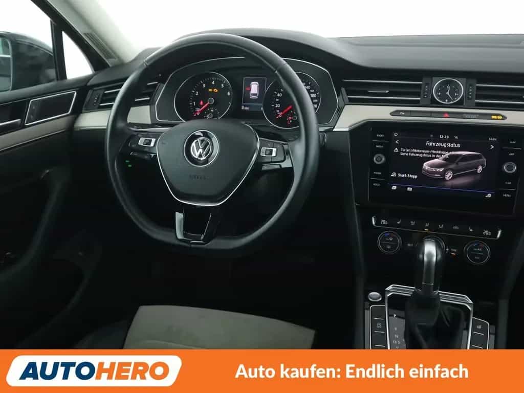 Volkswagen Passat 1.8 TSI Highline BMT Aut.*NAVI*LED*PDC* 02/2018-photo-12