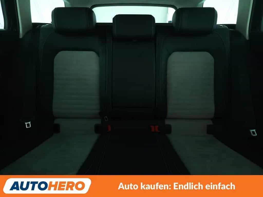 Volkswagen Passat 1.8 TSI Highline BMT Aut.*NAVI*LED*PDC* 02/2018-photo-15