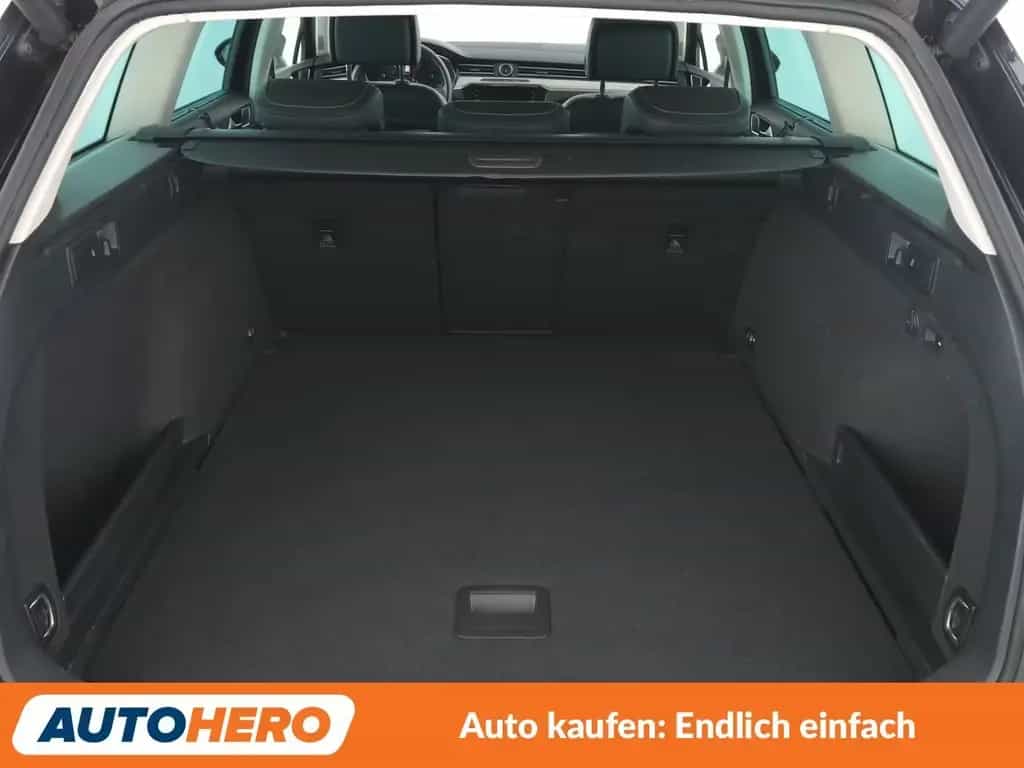 Volkswagen Passat 1.8 TSI Highline BMT Aut.*NAVI*LED*PDC* 02/2018-photo-17