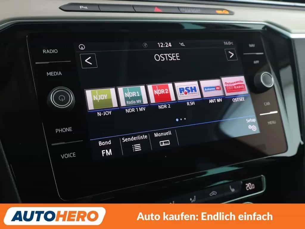 Volkswagen Passat 1.8 TSI Highline BMT Aut.*NAVI*LED*PDC* 02/2018-photo-21