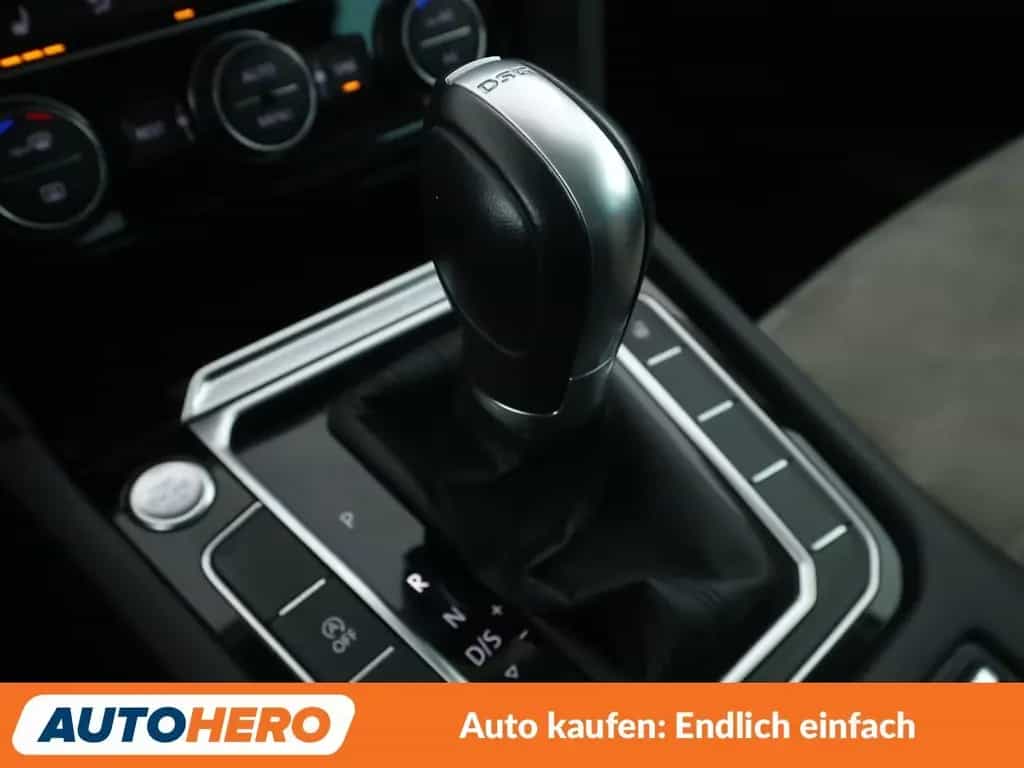 Volkswagen Passat 1.8 TSI Highline BMT Aut.*NAVI*LED*PDC* 02/2018-photo-25