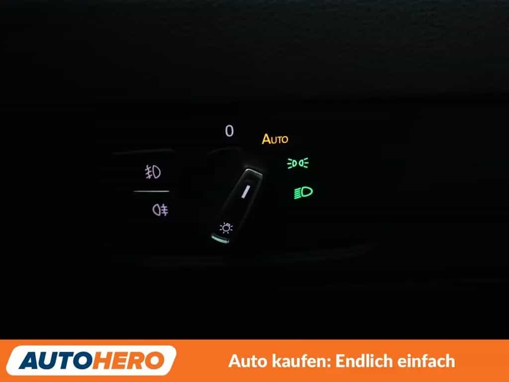Volkswagen Passat 1.8 TSI Highline BMT Aut.*NAVI*LED*PDC* 02/2018-photo-26