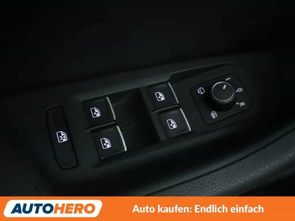 Volkswagen Passat 1.8 TSI Highline BMT Aut.*NAVI*LED*PDC* 02/2018-photo-27
