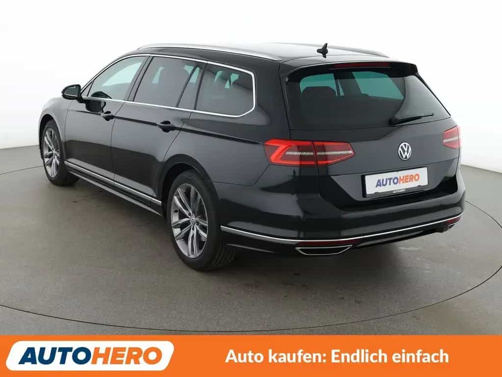 Volkswagen Passat 1.8 TSI Highline BMT Aut.*NAVI*LED*PDC* 02/2018-photo-3