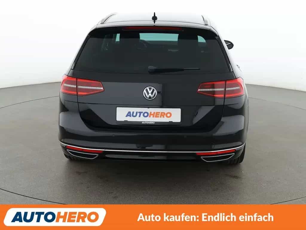 Volkswagen Passat 1.8 TSI Highline BMT Aut.*NAVI*LED*PDC* 02/2018-photo-4
