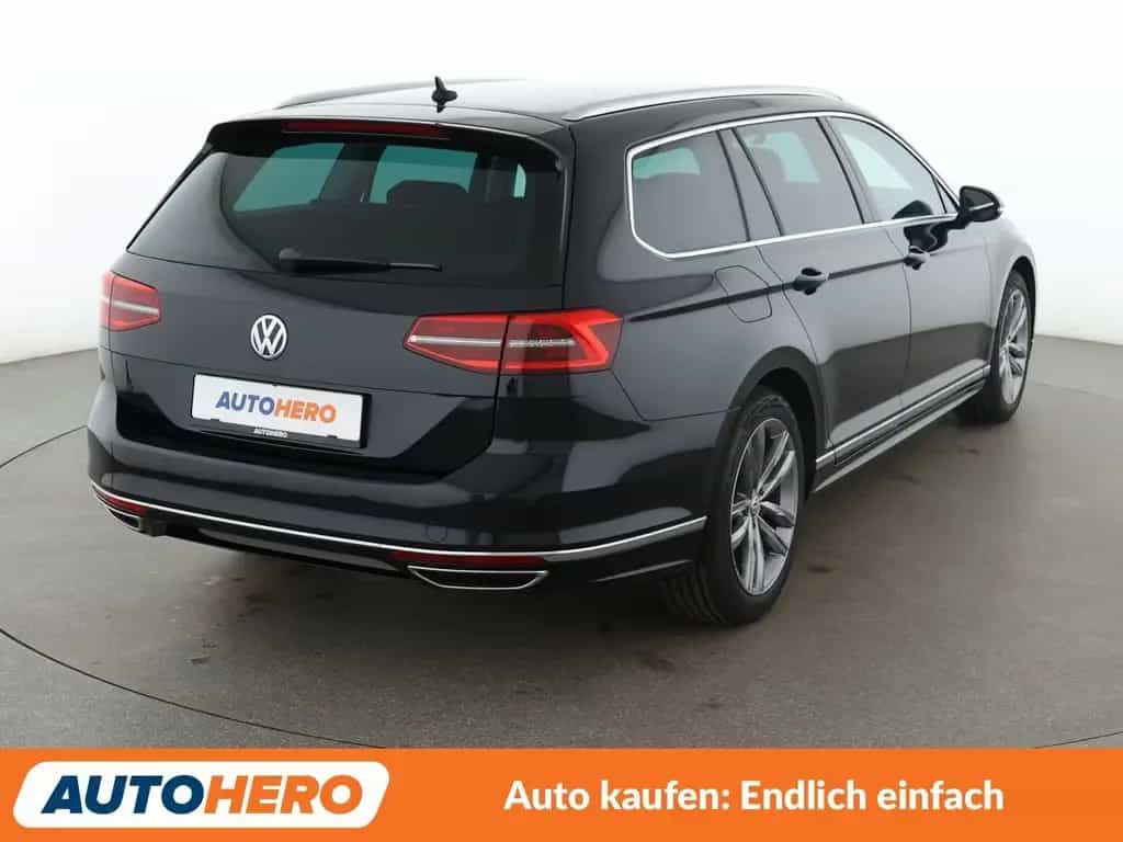 Volkswagen Passat 1.8 TSI Highline BMT Aut.*NAVI*LED*PDC* 02/2018-photo-5