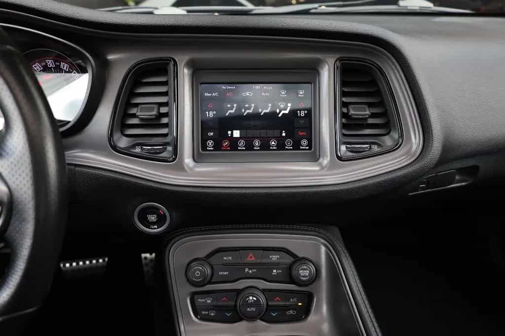 Dodge Challenger 5.7 R/T/Alpine/SHZ/SBD/LED/MFL/R20 05/2023-photo-13