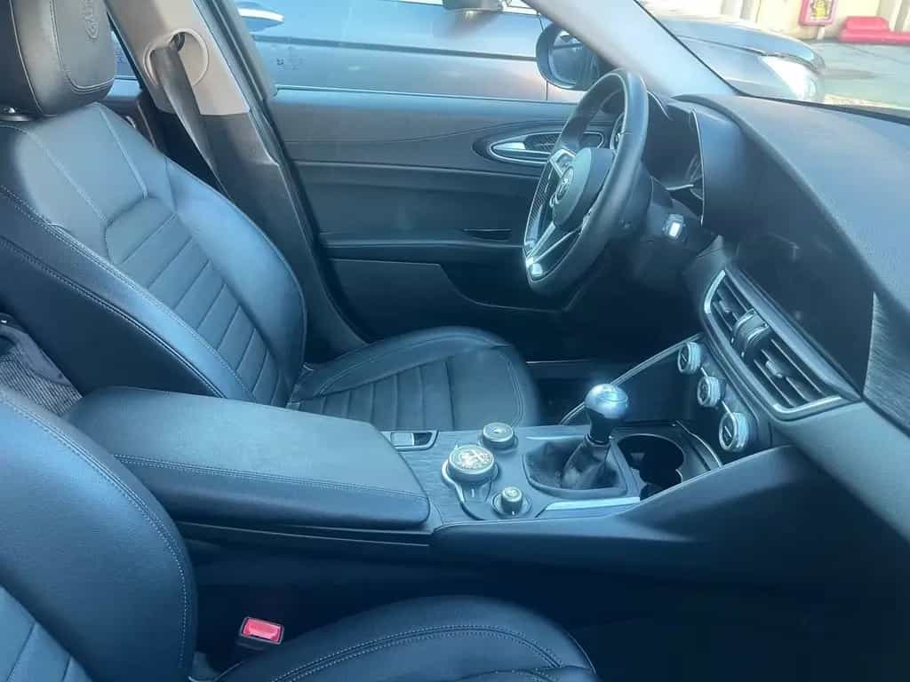 Alfa Romeo Giulia 2.2 Turbodiesel 160 CV Super 12/2018-photo-2
