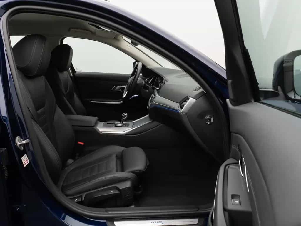 BMW 320 d xD Sport Line Kamera Laser HiFi AHK Komfort 07/2022-photo-24