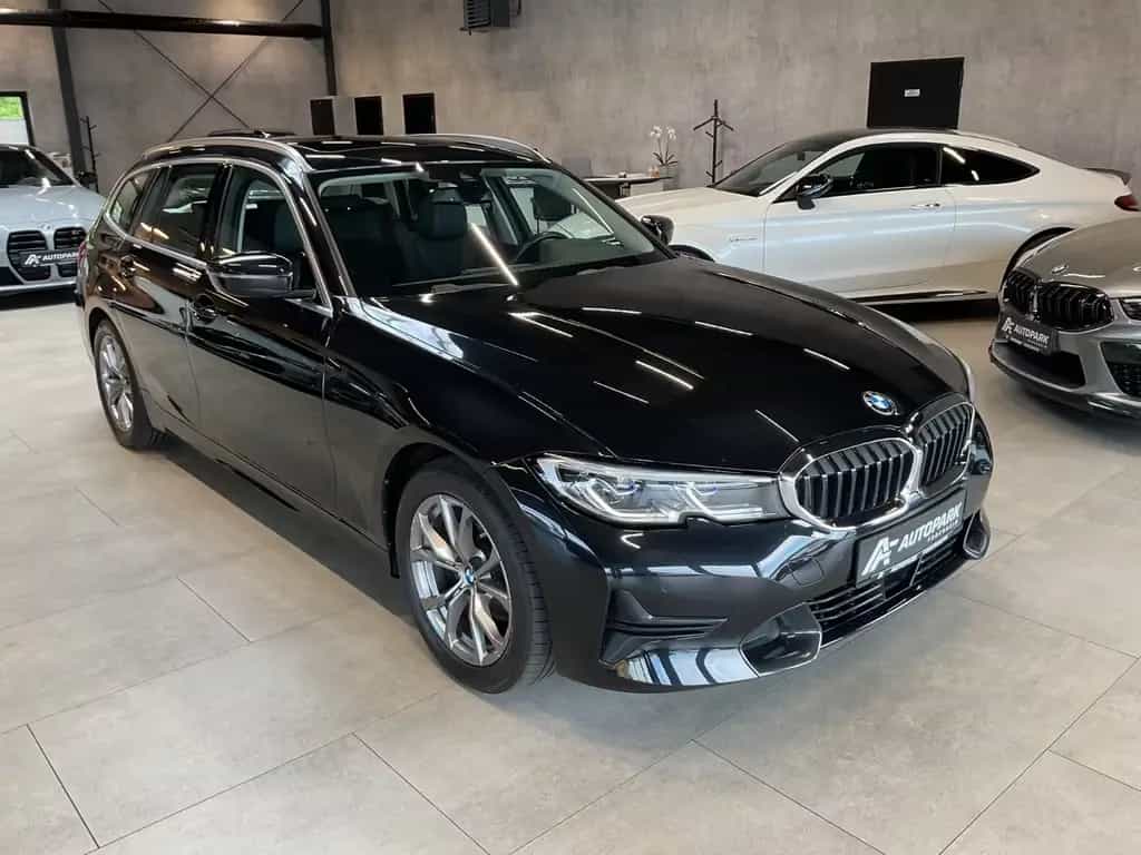 BMW 320 d Touring Sport Line Laserl. LiveC. Pano 03/2022-photo-1