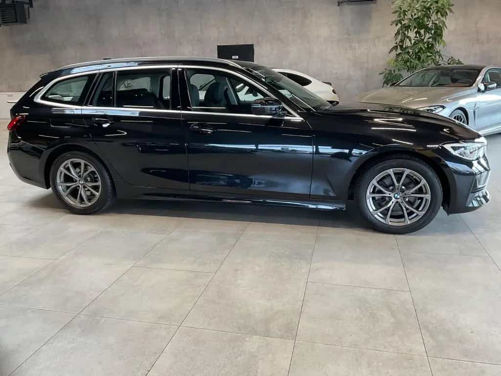 BMW 320 d Touring Sport Line Laserl. LiveC. Pano 03/2022-photo-16