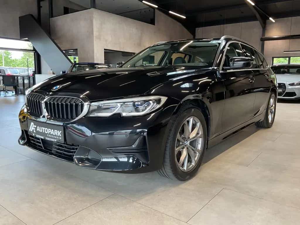 BMW 320 d Touring Sport Line Laserl. LiveC. Pano 03/2022-photo-17