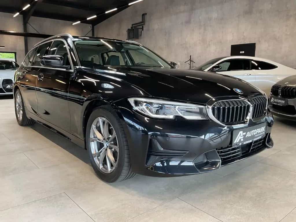 BMW 320 d Touring Sport Line Laserl. LiveC. Pano 03/2022-photo-18