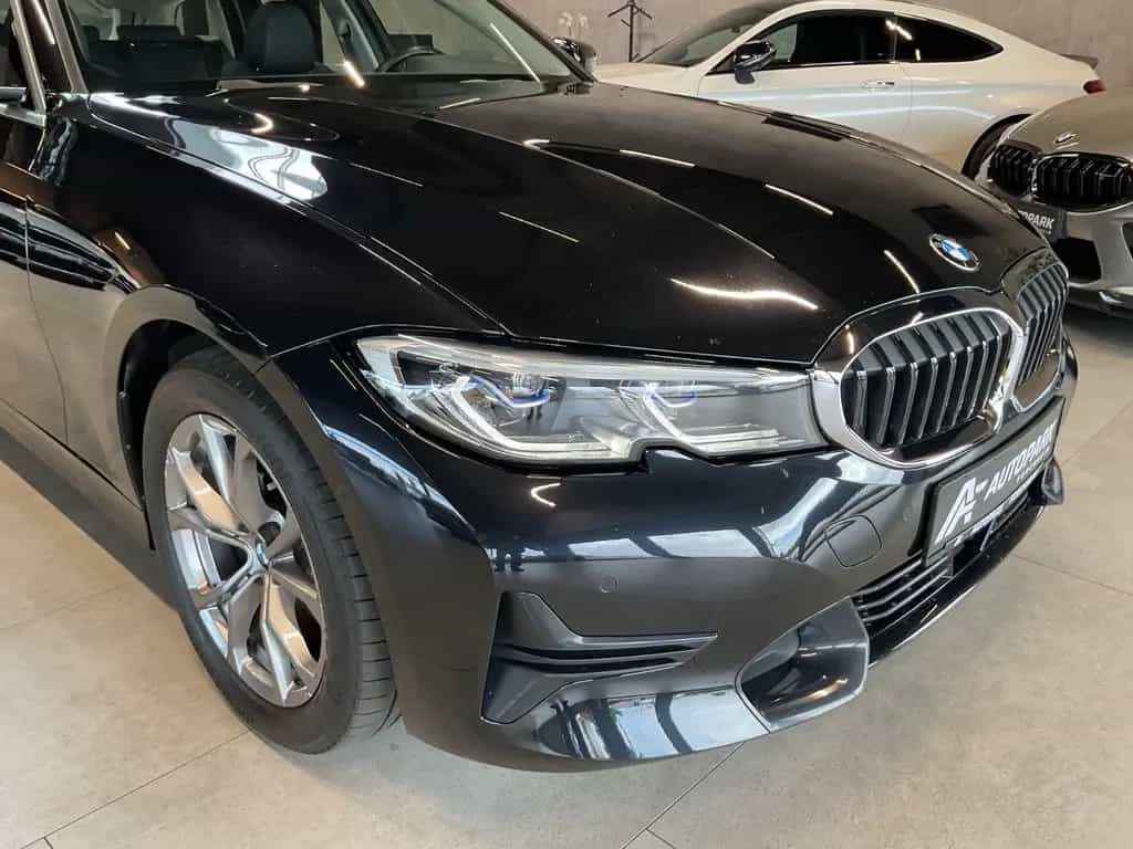 BMW 320 d Touring Sport Line Laserl. LiveC. Pano 03/2022-photo-22