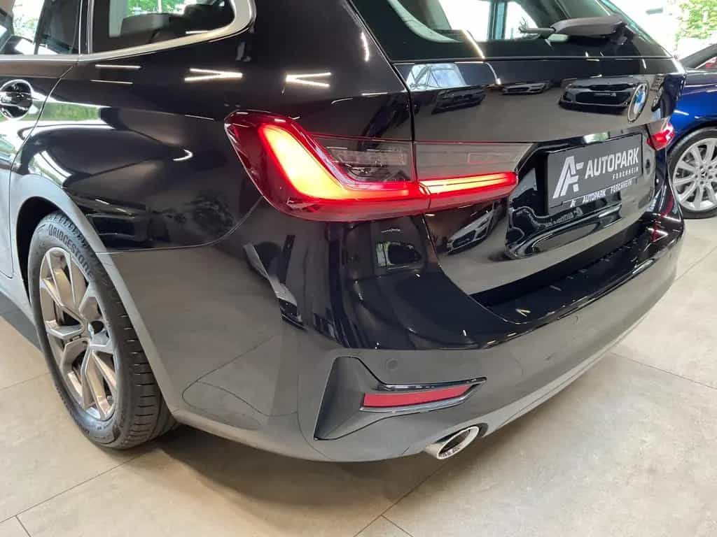BMW 320 d Touring Sport Line Laserl. LiveC. Pano 03/2022-photo-24