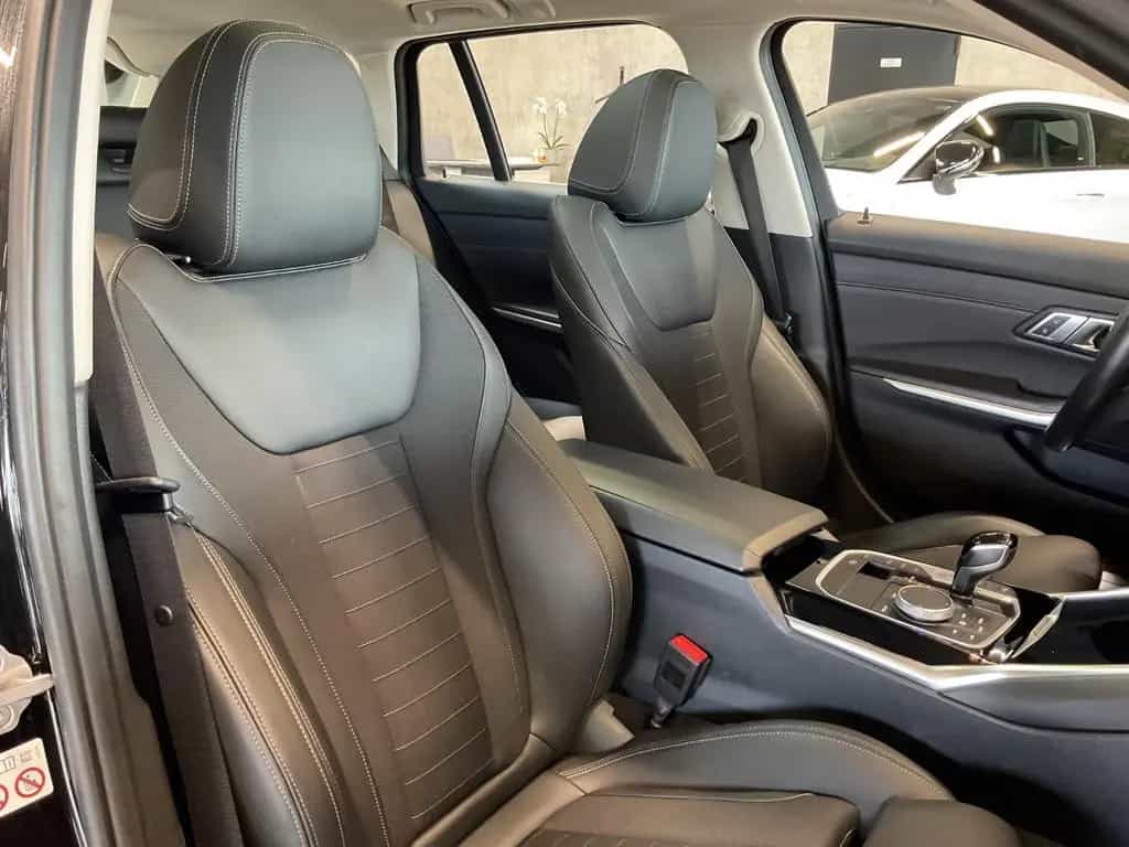BMW 320 d Touring Sport Line Laserl. LiveC. Pano 03/2022-photo-30