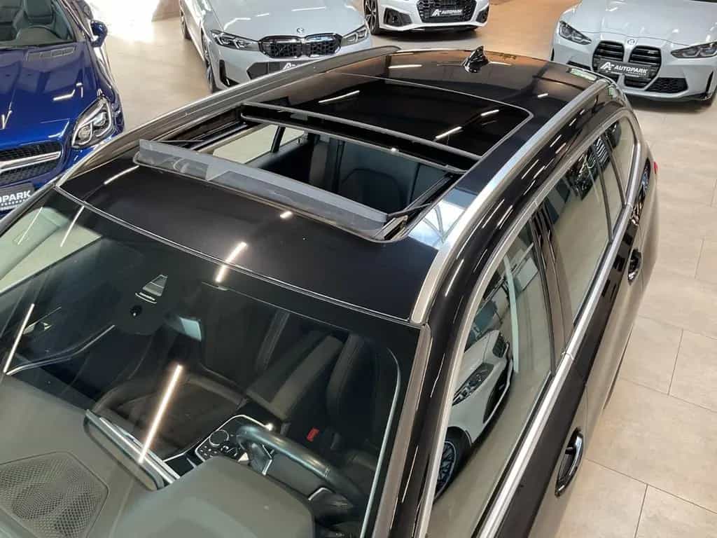 BMW 320 d Touring Sport Line Laserl. LiveC. Pano 03/2022-photo-33