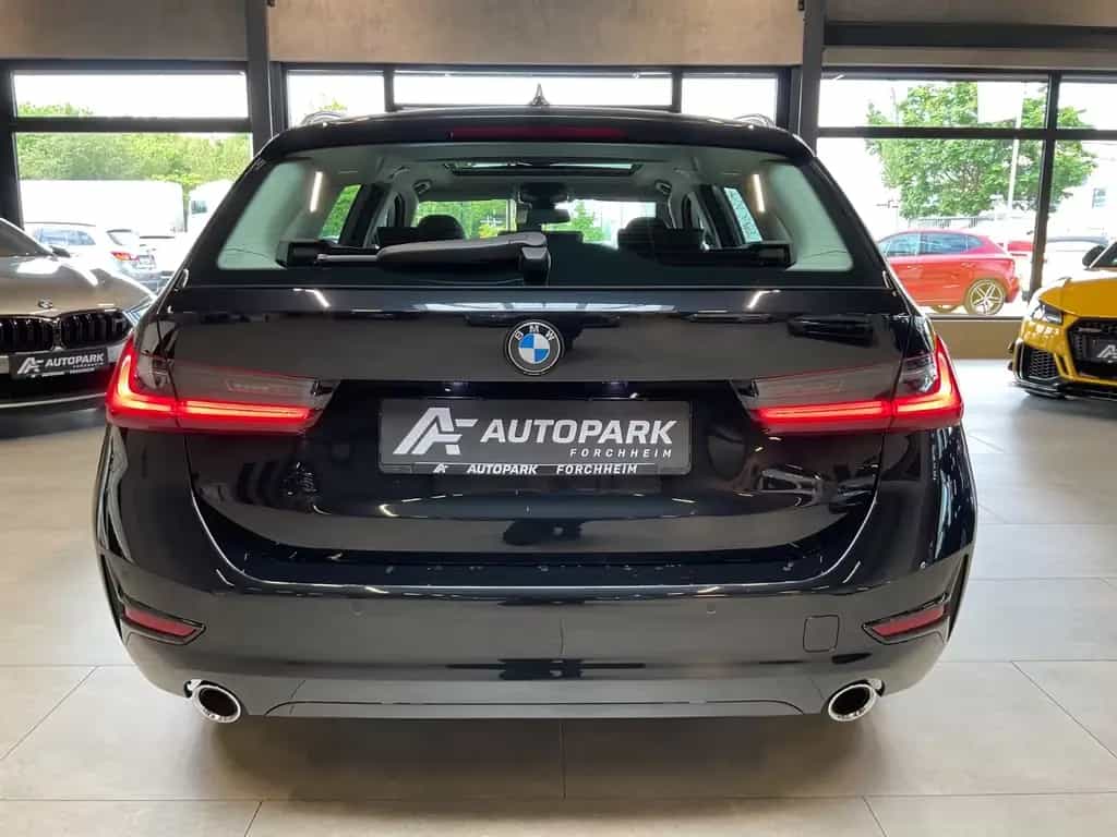BMW 320 d Touring Sport Line Laserl. LiveC. Pano 03/2022-photo-4