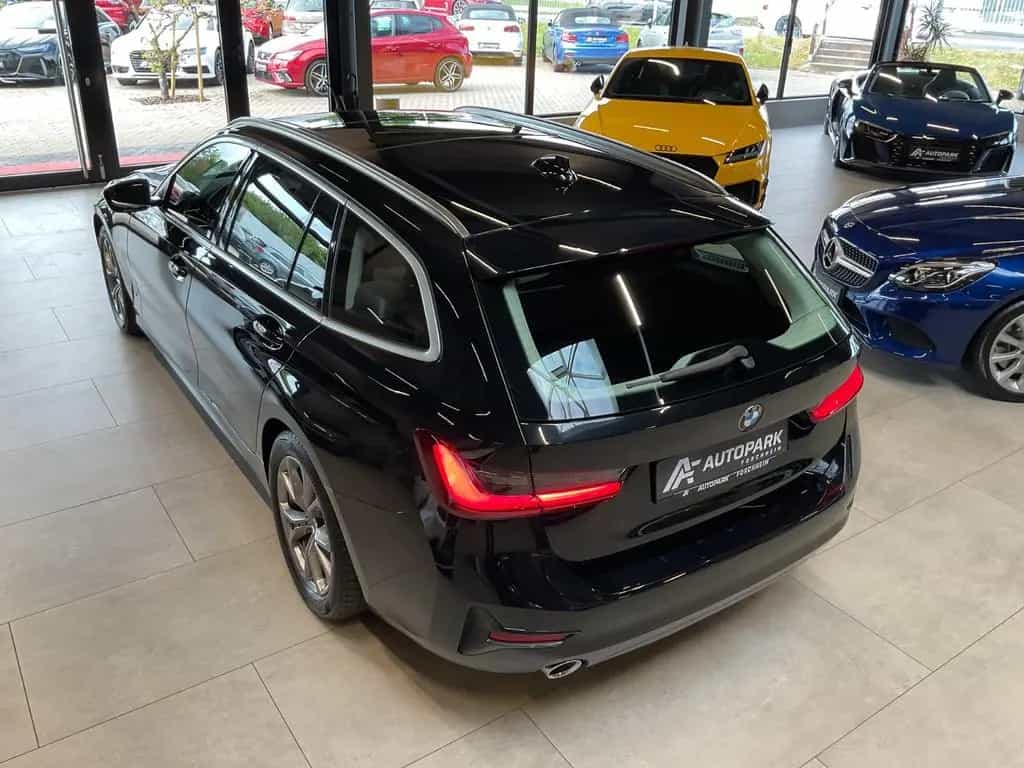 BMW 320 d Touring Sport Line Laserl. LiveC. Pano 03/2022-photo-41