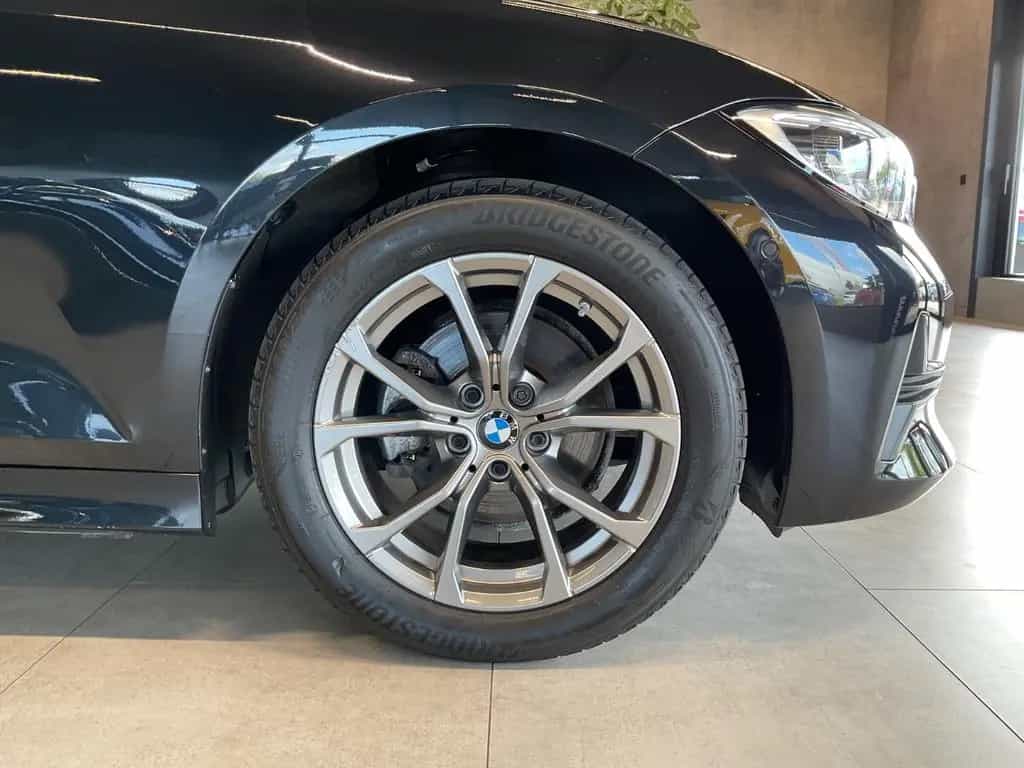 BMW 320 d Touring Sport Line Laserl. LiveC. Pano 03/2022-photo-43