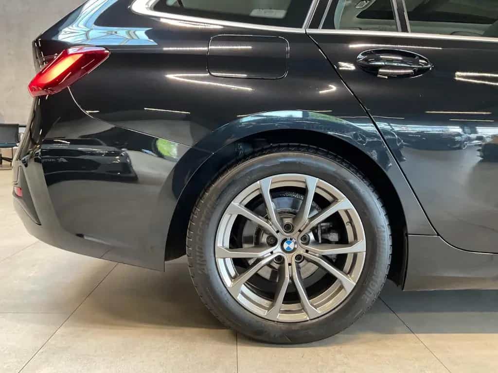 BMW 320 d Touring Sport Line Laserl. LiveC. Pano 03/2022-photo-44