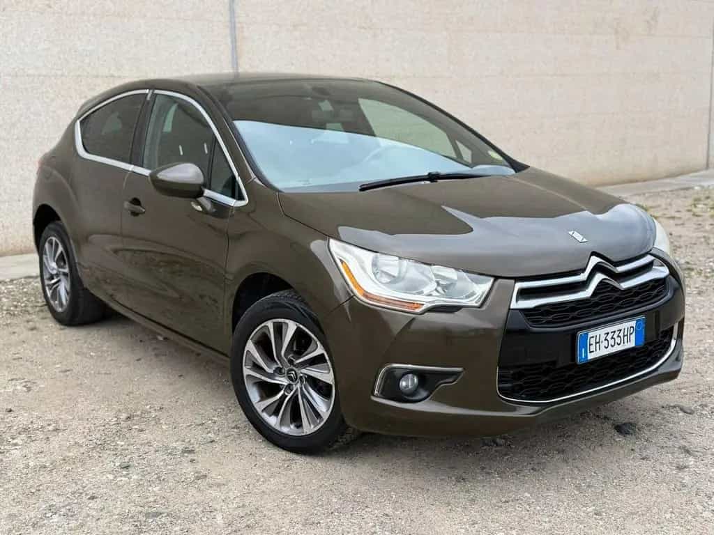 DS Automobiles DS4 1.6 e-HDi Berlina 110cv Euro 5B 12/2012-photo-4