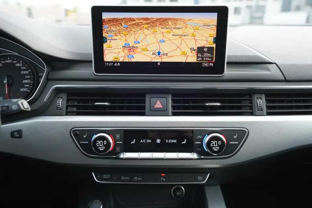Audi A4 40 TDI*Quattro*Kamera*Sthz.*AHK*ACC*Massage 03/2019-photo-17