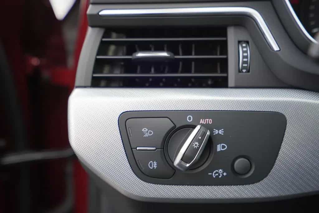 Audi A4 40 TDI*Quattro*Kamera*Sthz.*AHK*ACC*Massage 03/2019-photo-9