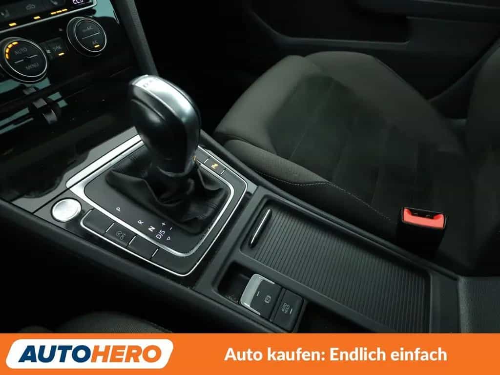 Volkswagen Golf VII 1.5 TSI ACT Highline BlueMotion Tech 12/2017-photo-24