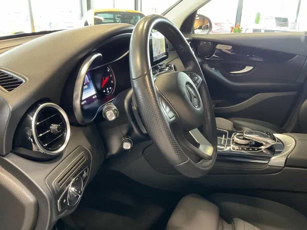 Mercedes-Benz GLC 300 4Matic Exclusive AHK Kamera LED Navi 02/2019-photo-28