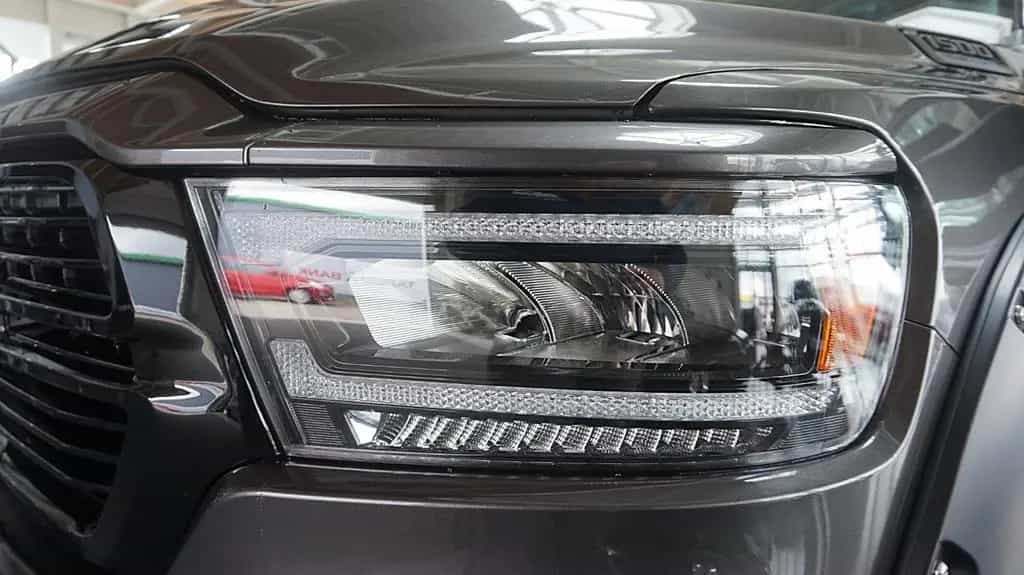 Dodge RAM 1500 HEMI *eTorque*AHK*Crew-Cab*6Sitzer* 02/2024-photo-17