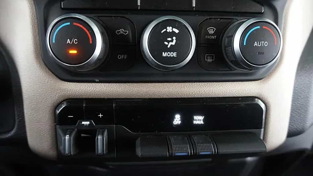 Dodge RAM 1500 HEMI *eTorque*AHK*Crew-Cab*6Sitzer* 02/2024-photo-22