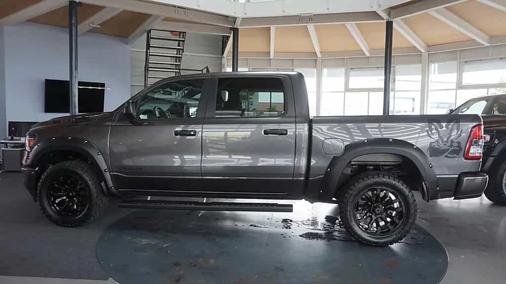Dodge RAM 1500 HEMI *eTorque*AHK*Crew-Cab*6Sitzer* 02/2024-photo-3