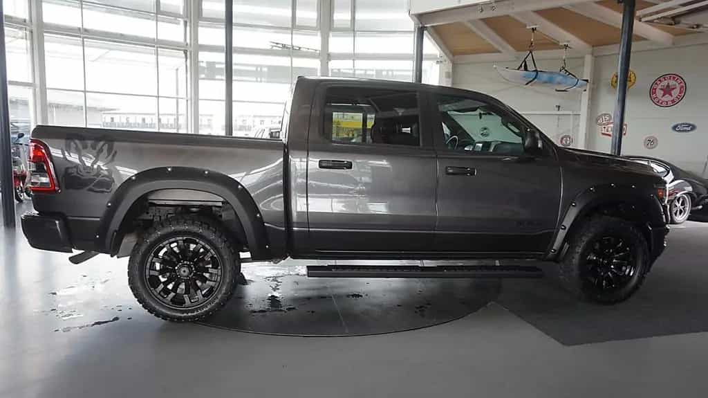 Dodge RAM 1500 HEMI *eTorque*AHK*Crew-Cab*6Sitzer* 02/2024-photo-4