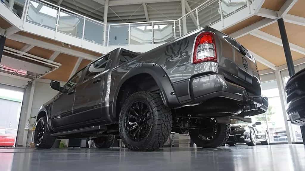 Dodge RAM 1500 HEMI *eTorque*AHK*Crew-Cab*6Sitzer* 02/2024-photo-8